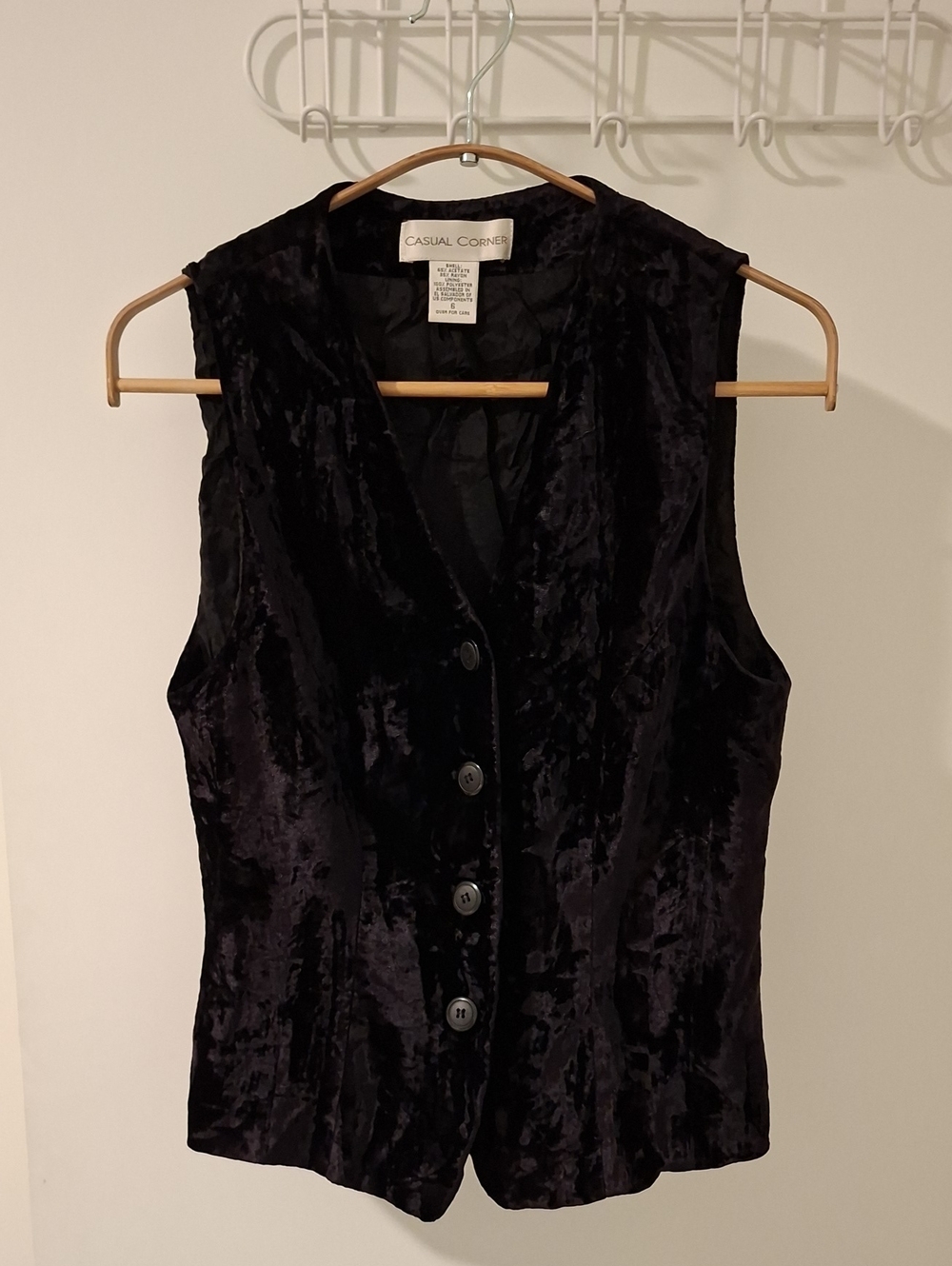 Vintage 90's Casual Corner Black Crushed Velvet/Velour Vest (Size US 6)